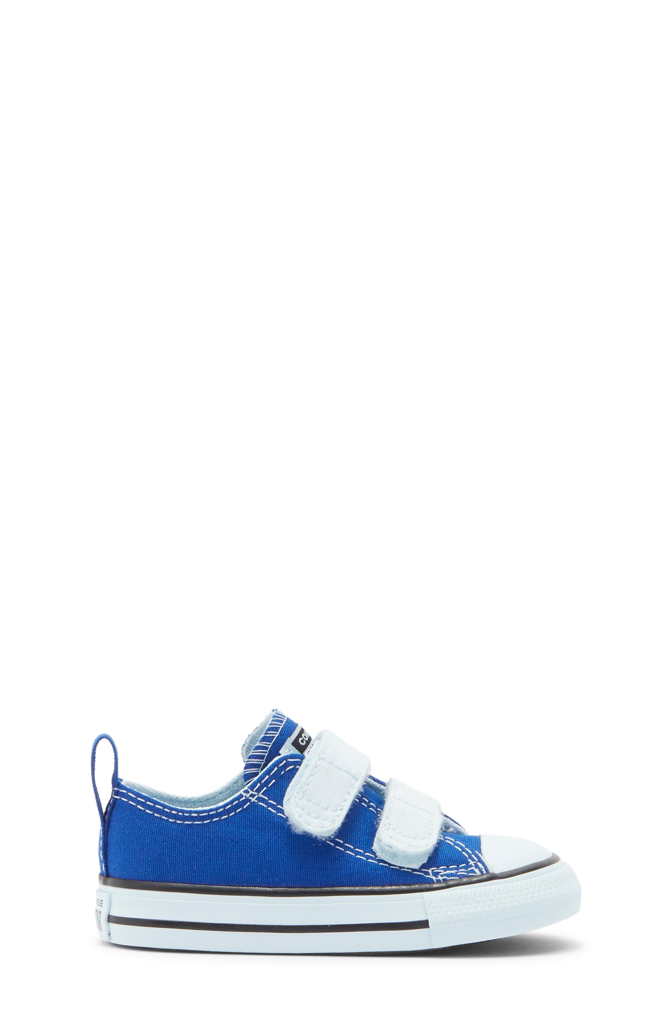 Kids' Chuck Taylor® All Star® 2V Sneaker, Alternate, color, BLUE/ COLD TOUCH/ BLACK