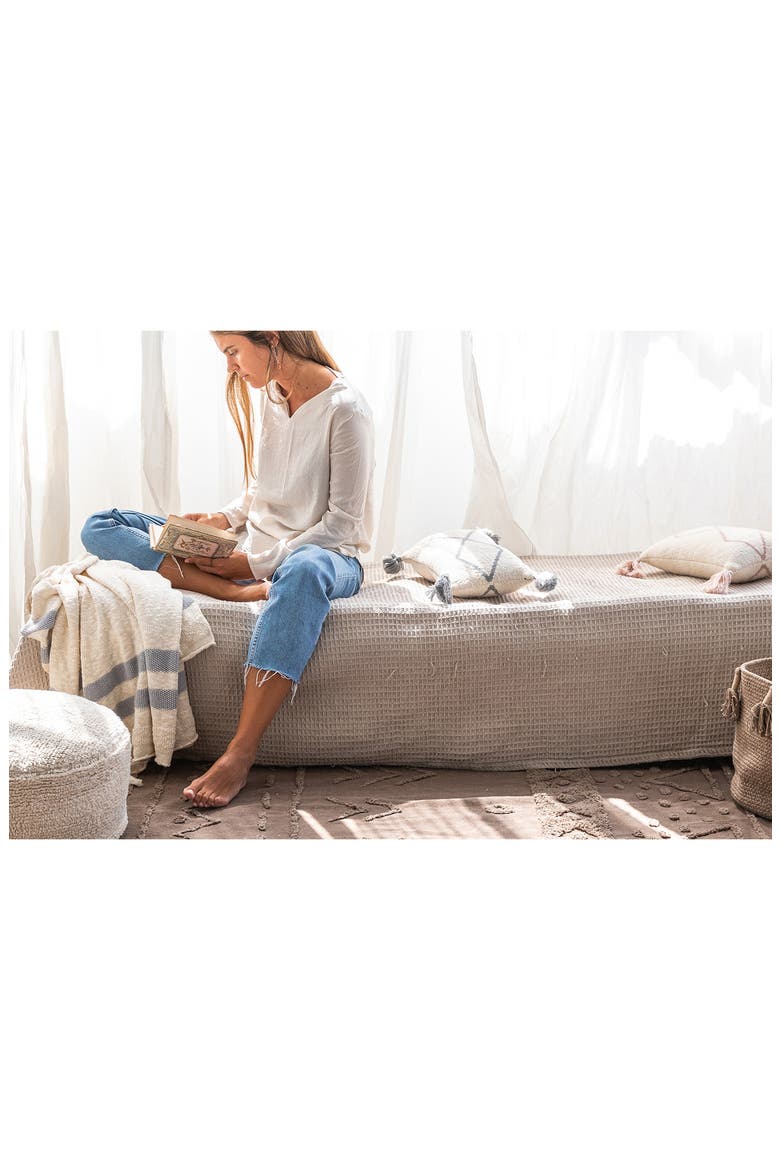 Oasis Tassel Knit Accent Pillow, Alternate, color, GREY
