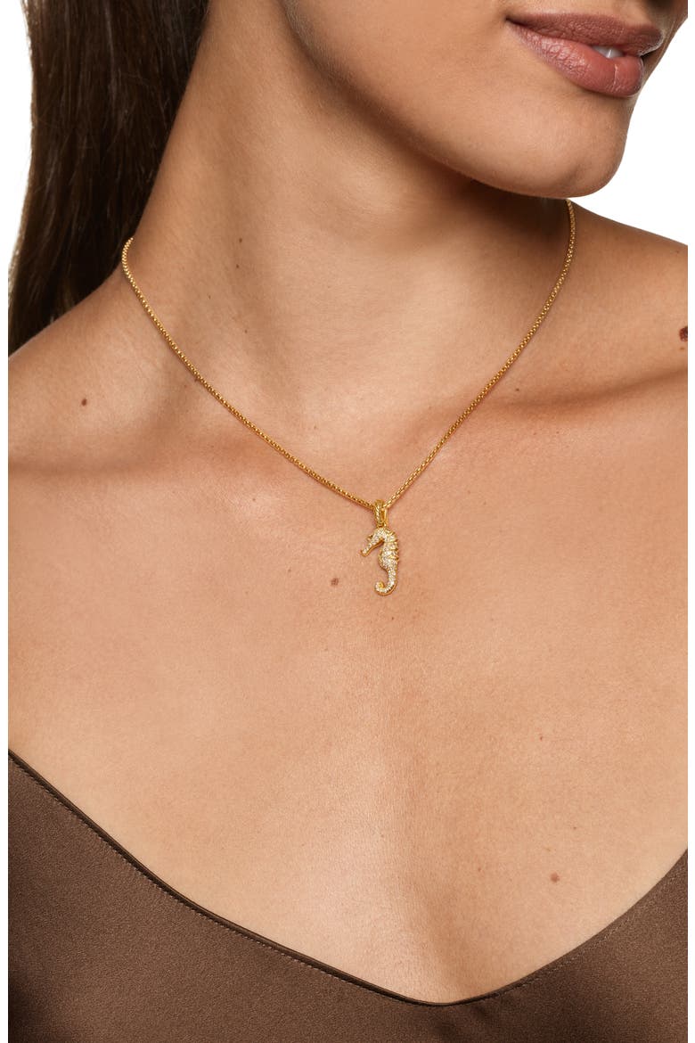 Seahorse Amulet in 18K Yellow Gold with Cognac Diamonds & Diamonds, 22mm, Alternate, color, GOLD