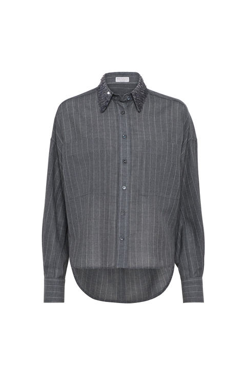 Shirt with swing drops collar