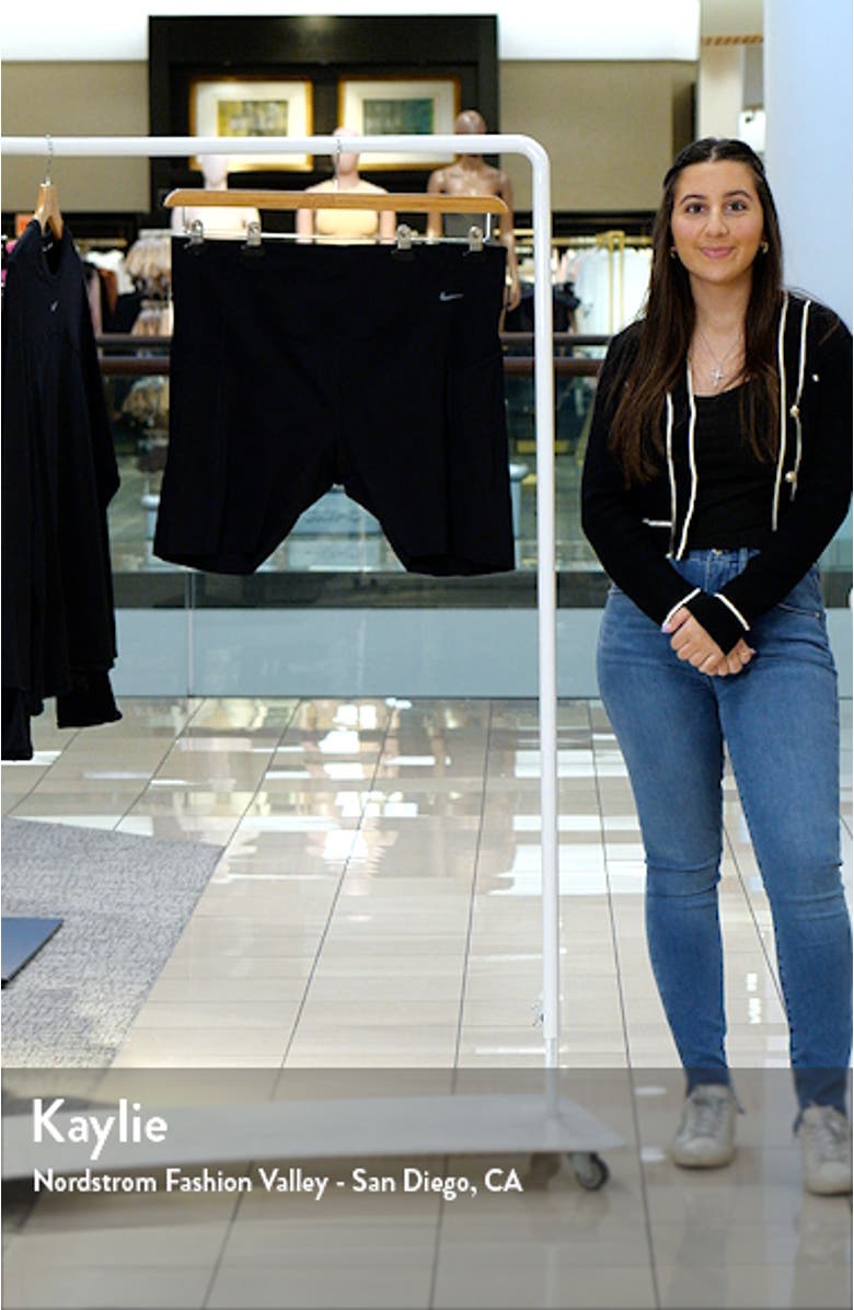 Dri-Fit Universa High Waist Bike Shorts, sales video thumbnail