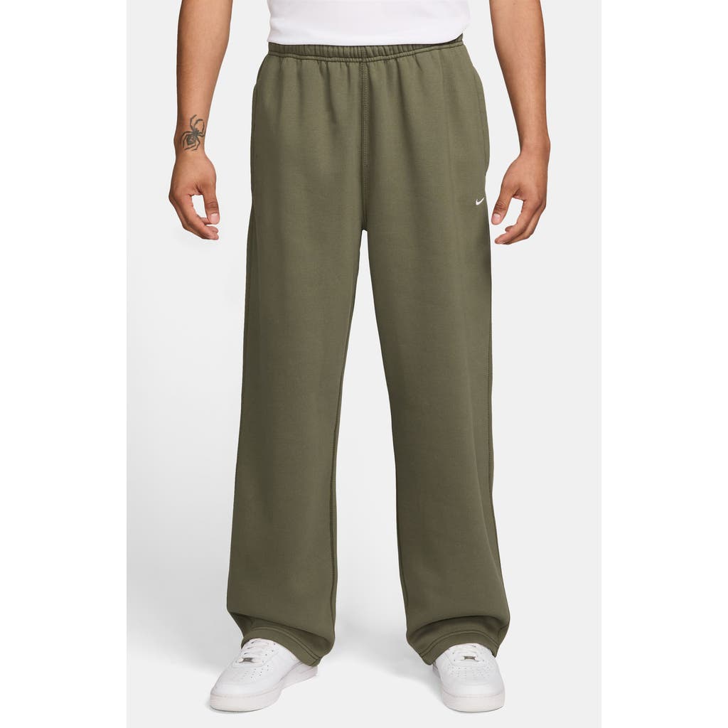 Nike Solo Swoosh Open Hem Fleece Sweatpants In Green