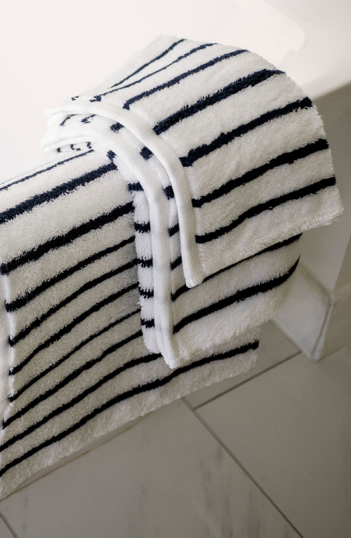Italic Serene Ultraplush Collection Bath Essentials- 2 Bath Towels And 2 Hand Towels In Multi
