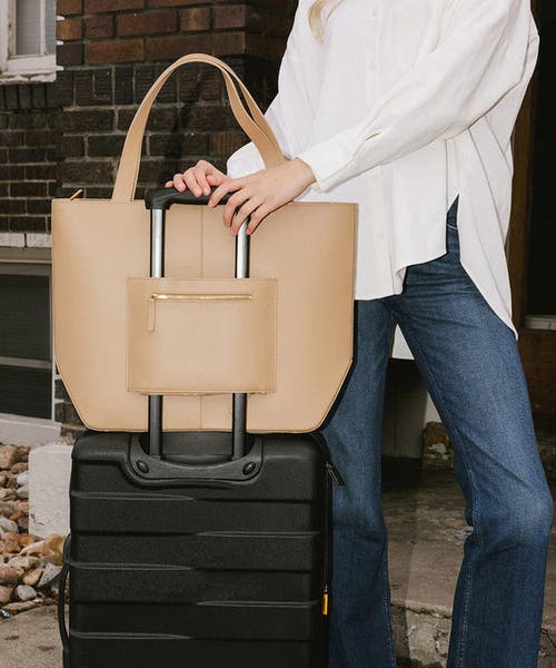 Gigi Pip Hayes Hat Carrying Tote In Tan