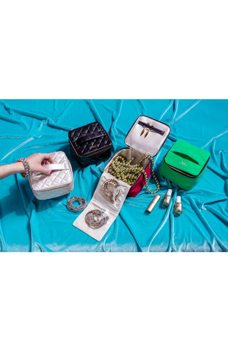 SCOUT Hidden Gem Jewelry Case, Alternate, color, Green Velvet