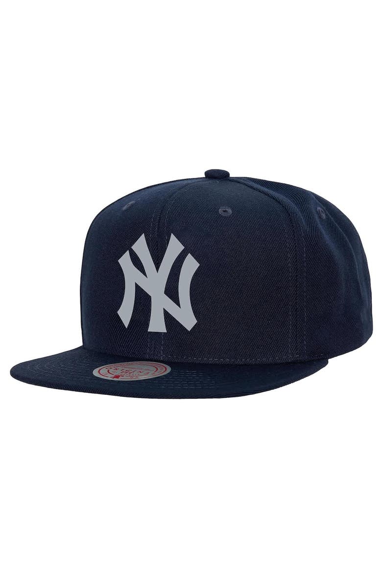 Mitchell & Ness Men's Mitchell & Ness Navy New York Yankees Basic Flip Snapback Hat, Main, color, Navy