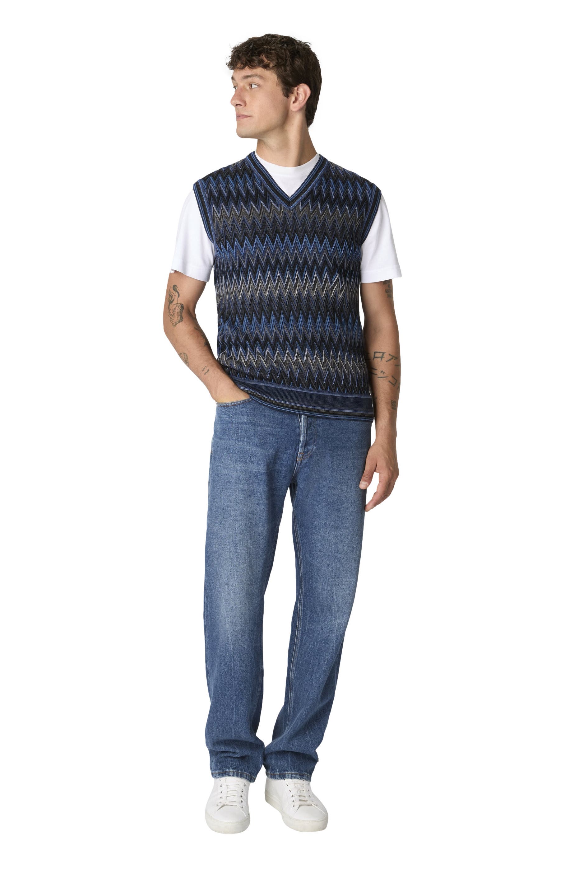 V-neck Vest With Zigzag Pattern - image 3