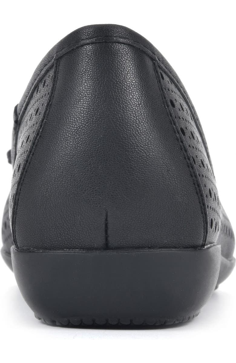 CLIFFS BY WHITE MOUNTAIN Cheryl Ballet Flat, Alternate, color, Black/Burnished/Smooth