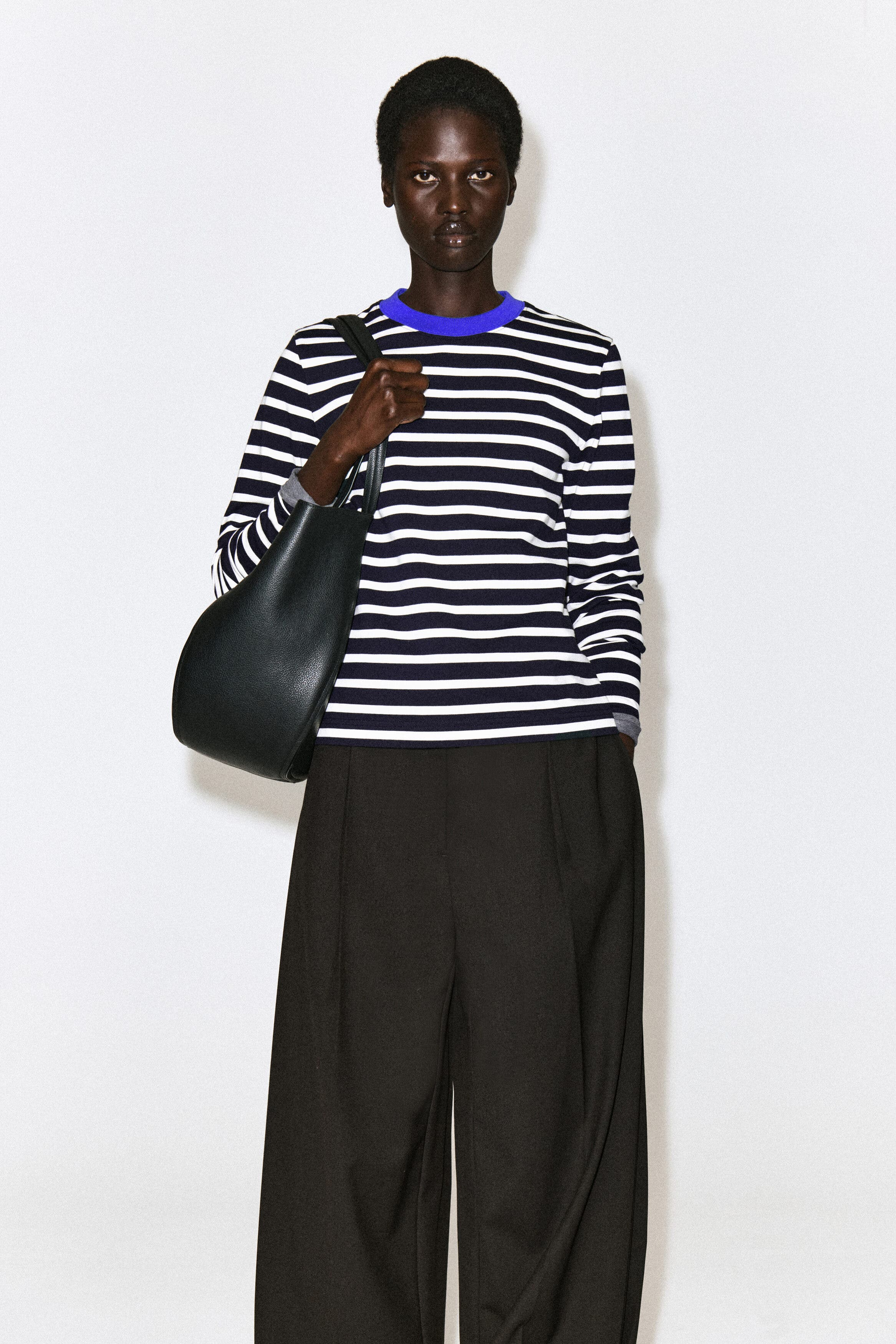 NAVY / WHITE / STRIPED