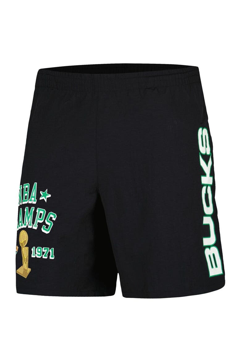 Men's Mitchell & Ness Black Milwaukee Bucks Heritage Shorts, Alternate, color, Black