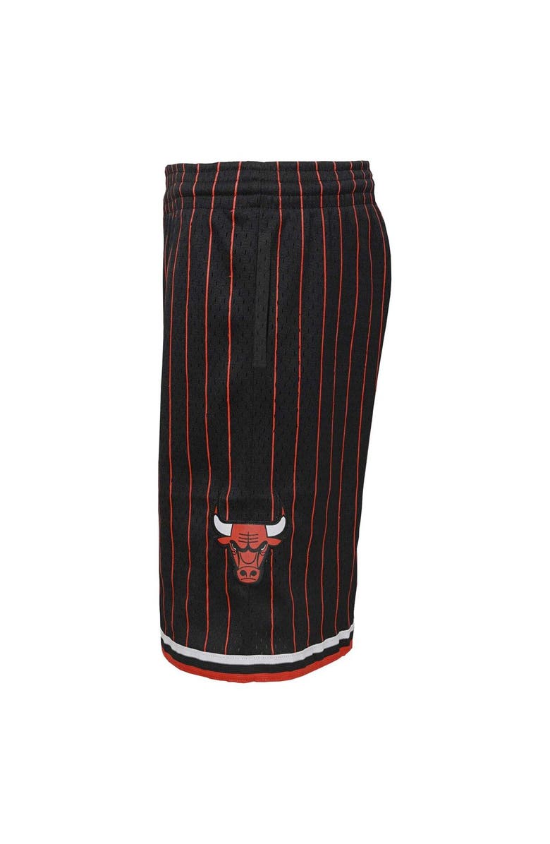 Mitchell & Ness Youth Mitchell & Ness Black Chicago Bulls Hardwood Classics Swingman Shorts, Alternate, color, Black