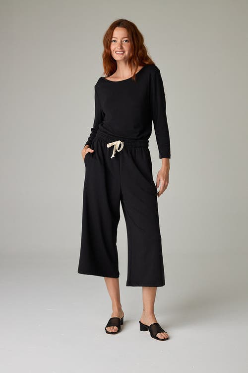 Eavolu Baikal Eco-luxe Fleece Crop Pant In Black