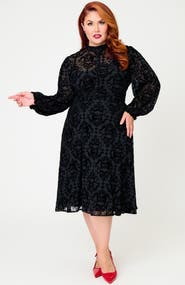 Unique Vintage Plus Size 1970s Leota Swing Dress