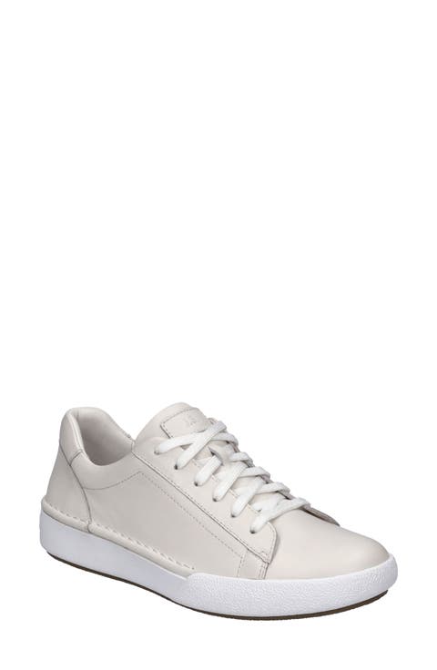 Claire Sneaker (Women)