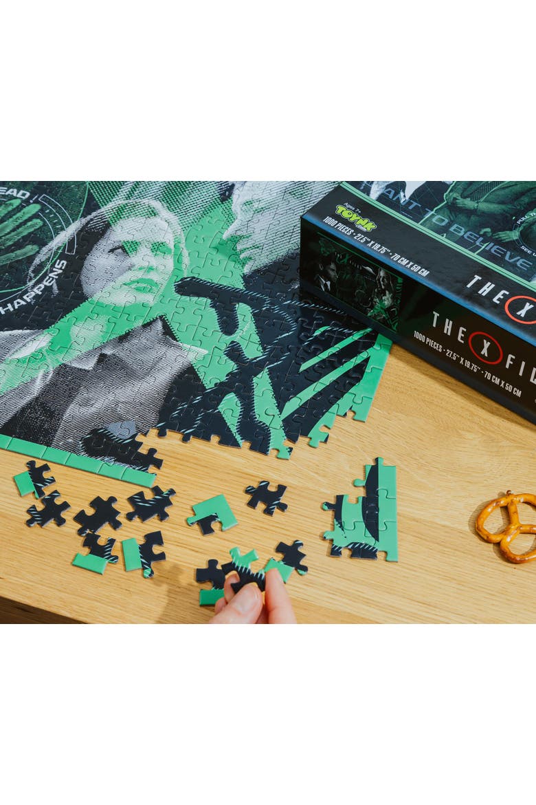 The X-Files "I Want To Believe" 1000-Piece Jigsaw Puzzle | Toynk Exclusive, Alternate, color, Green