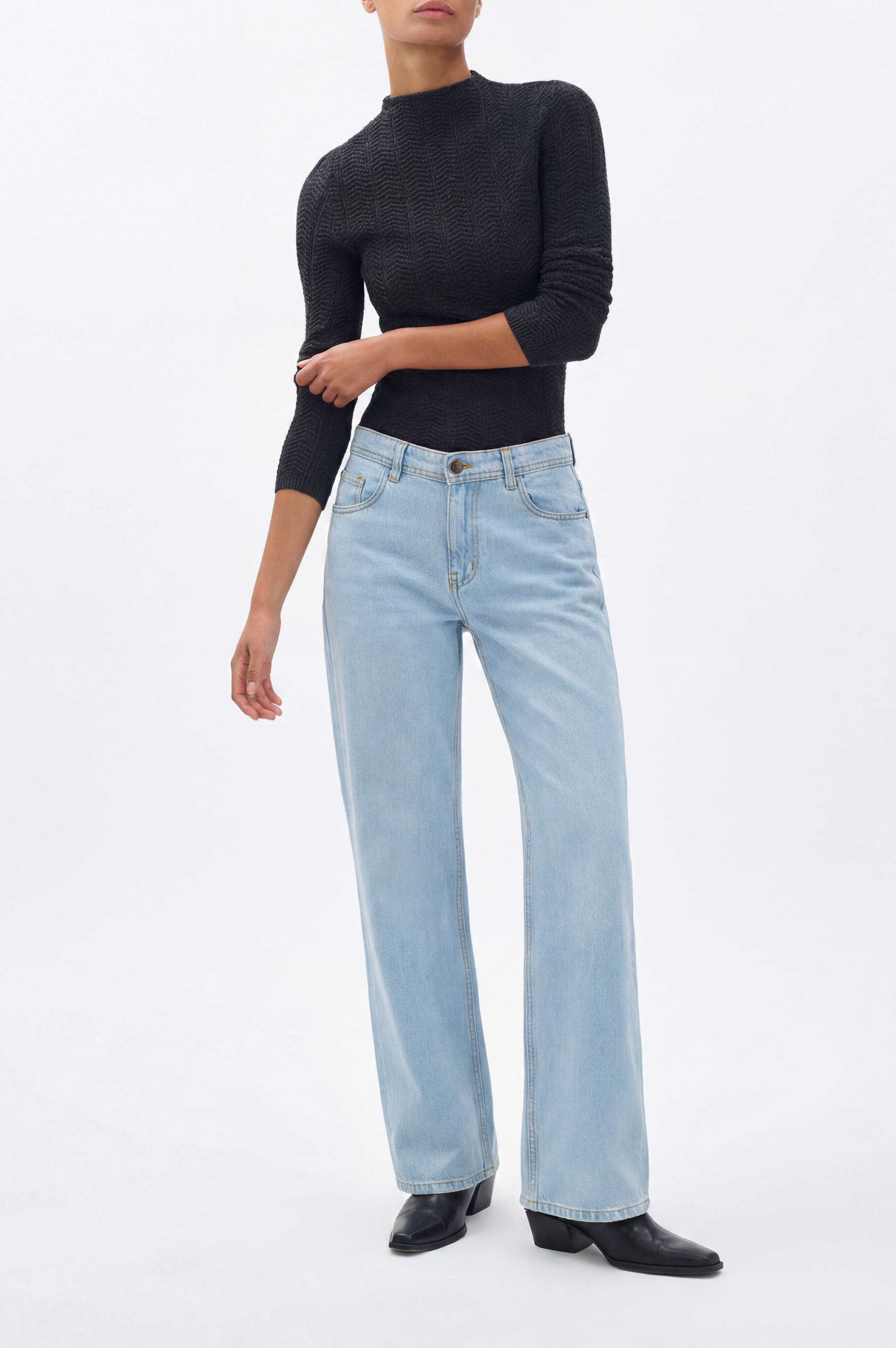 Women's Relaxed Straight Leg Jeans - image 2