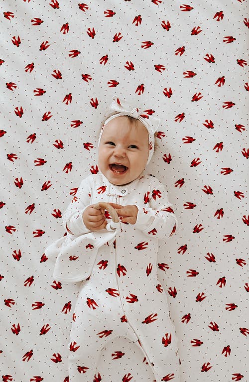 L'OVEDBABY L'OVEDBABY X THE VERY HUNGRY CATERPILLAR PRINT FITTED ORGANIC COTTON CRIB SHEET