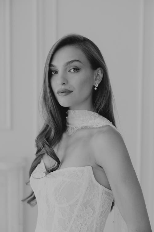 Untamed Petals Poise Pearl Drop Earrings In Metallic