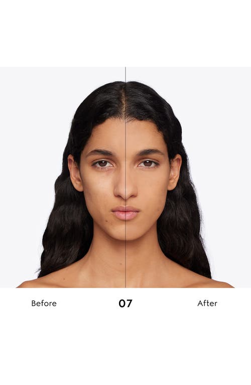 Gucci Mattifying Face Powder With 18-hour Wear