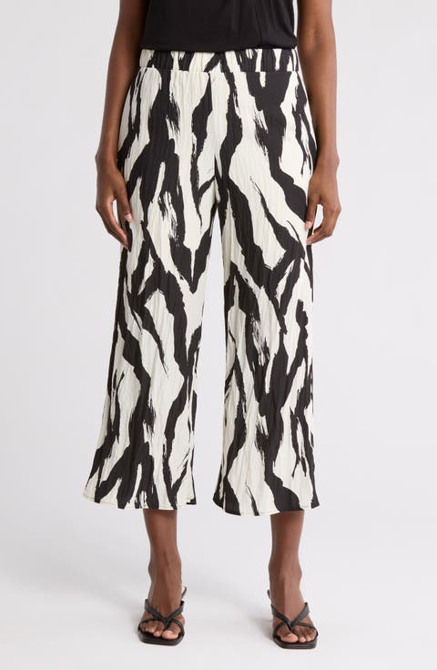 Textured Wide Leg Pull-On Pants