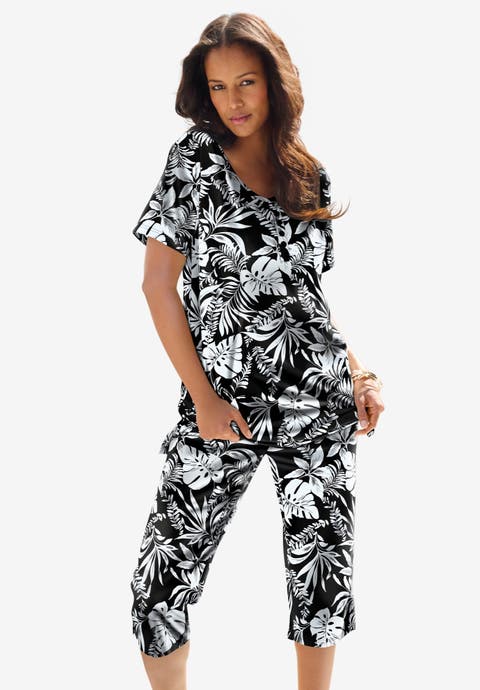 Plus Size 2-Piece Printed Henley Top and Capri Set (Plus)