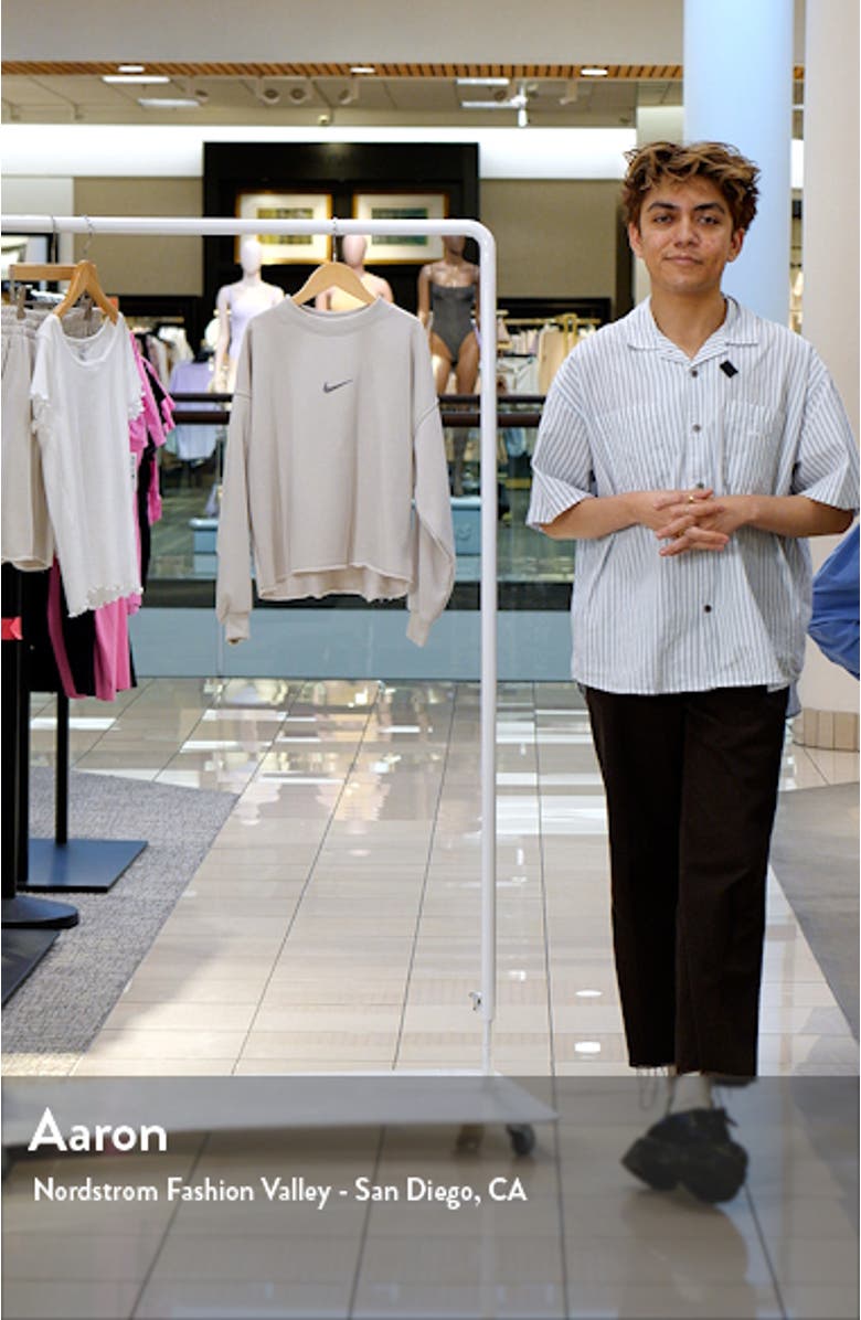 Kids' Dri-FIT Crewneck Sweatshirt, sales video thumbnail