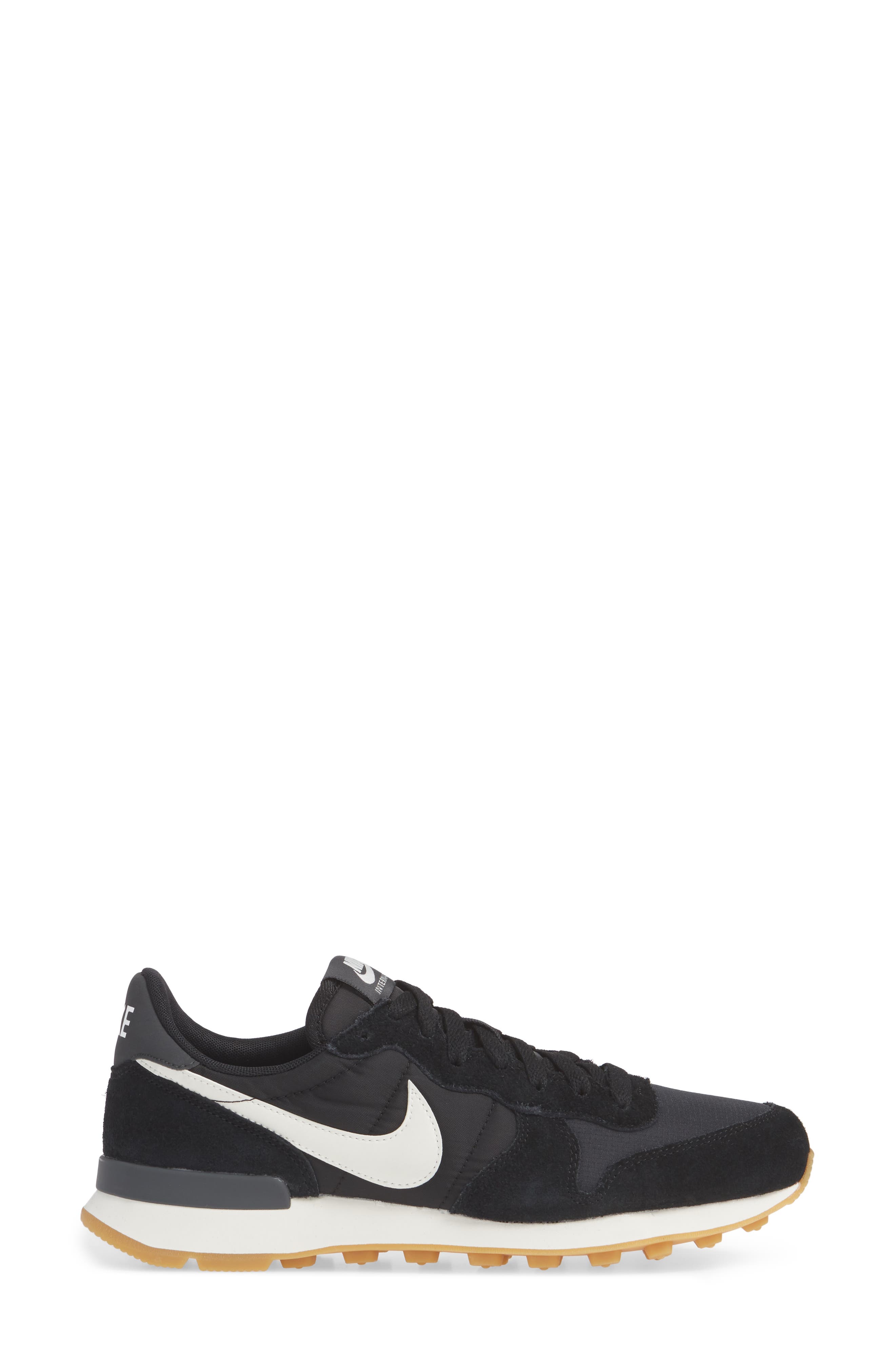 womens nike internationalist sneaker