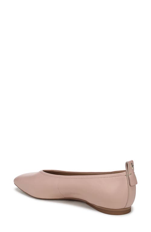 27 Edit Naturalizer Carla Flat