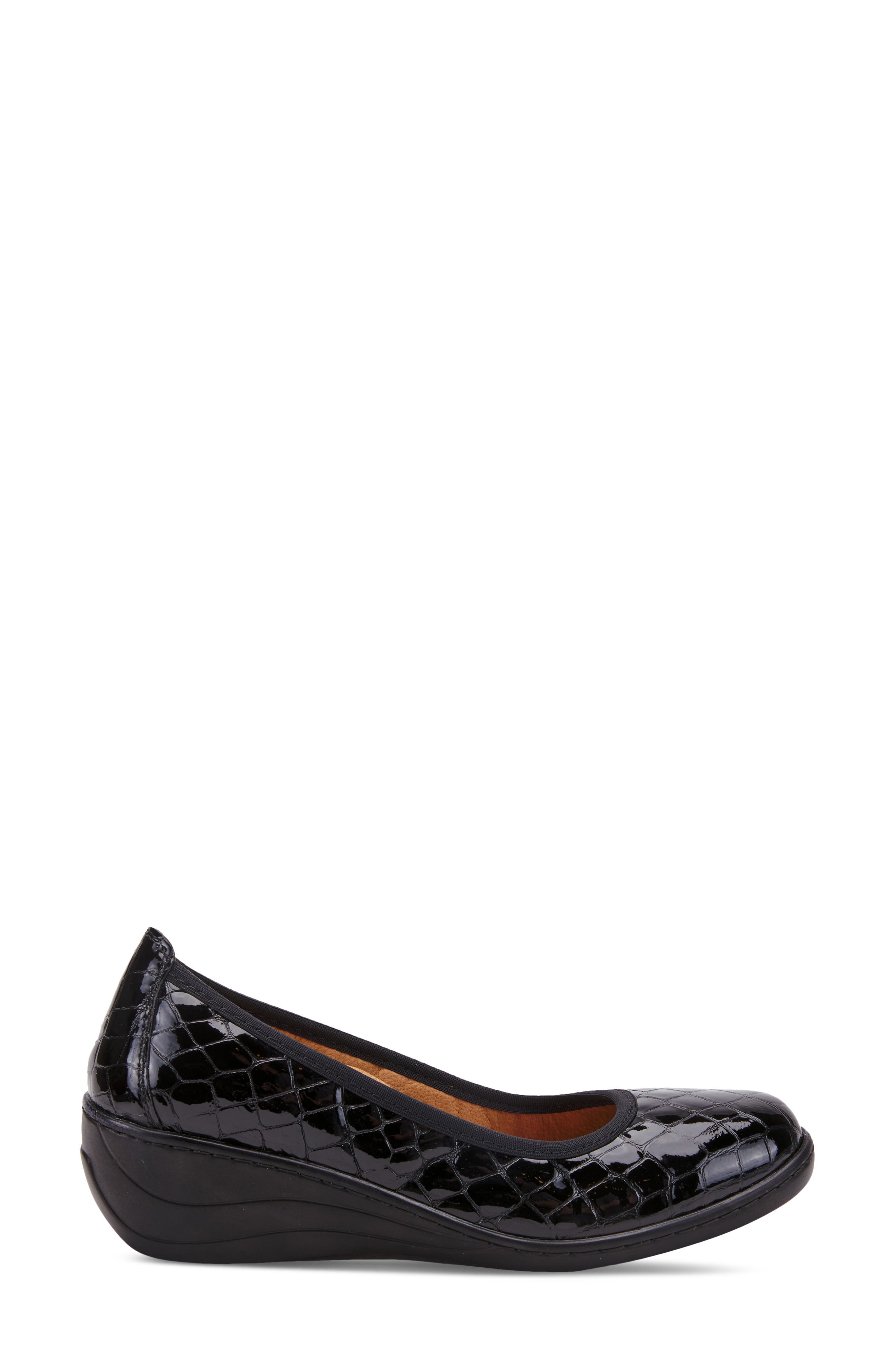 Kartii Croc Embossed Wedge Pump, Alternate, color, BLACK