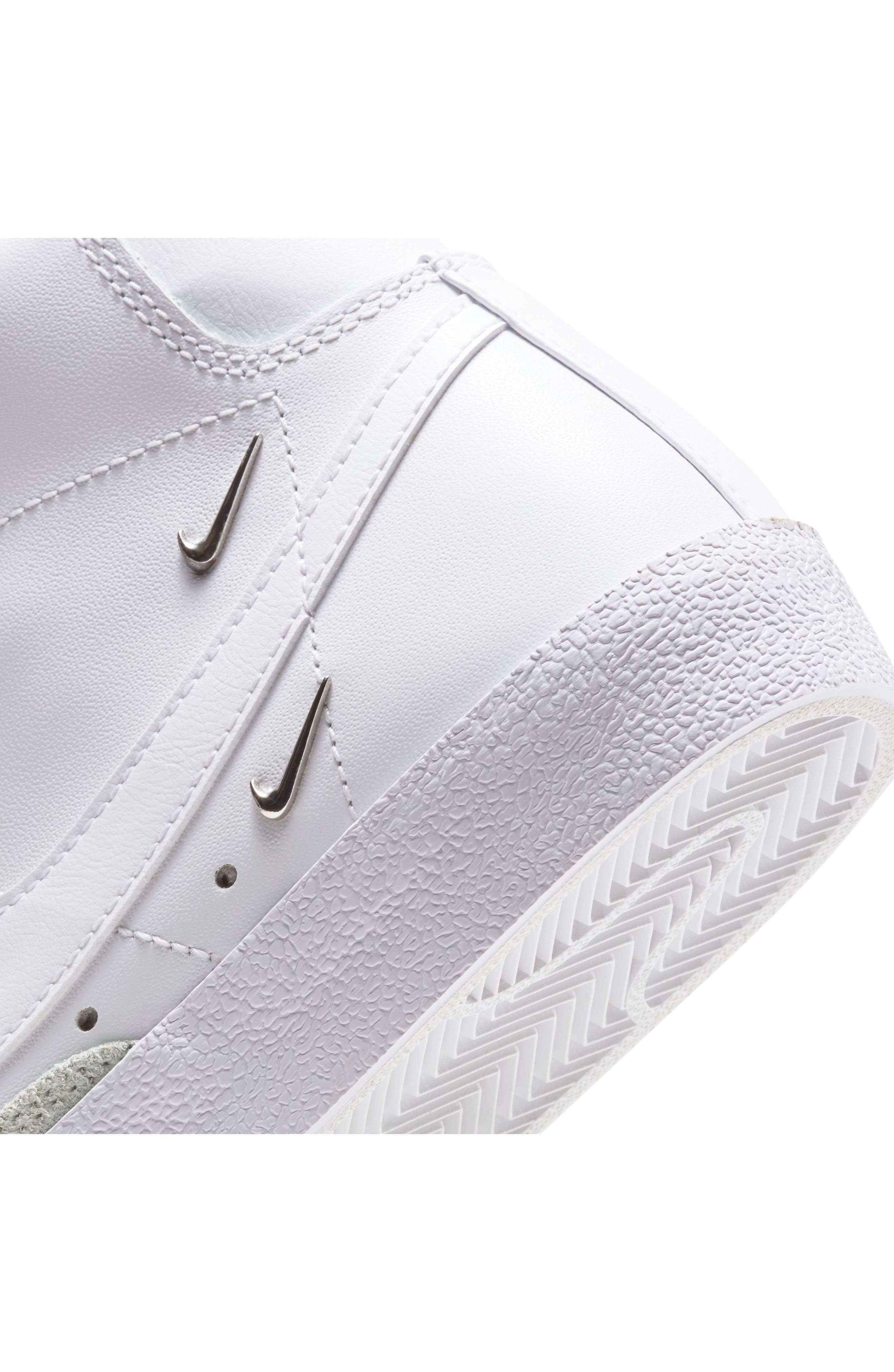 Nike Blazer Mid '77 SE High Top Sneaker, Alternate, color, 