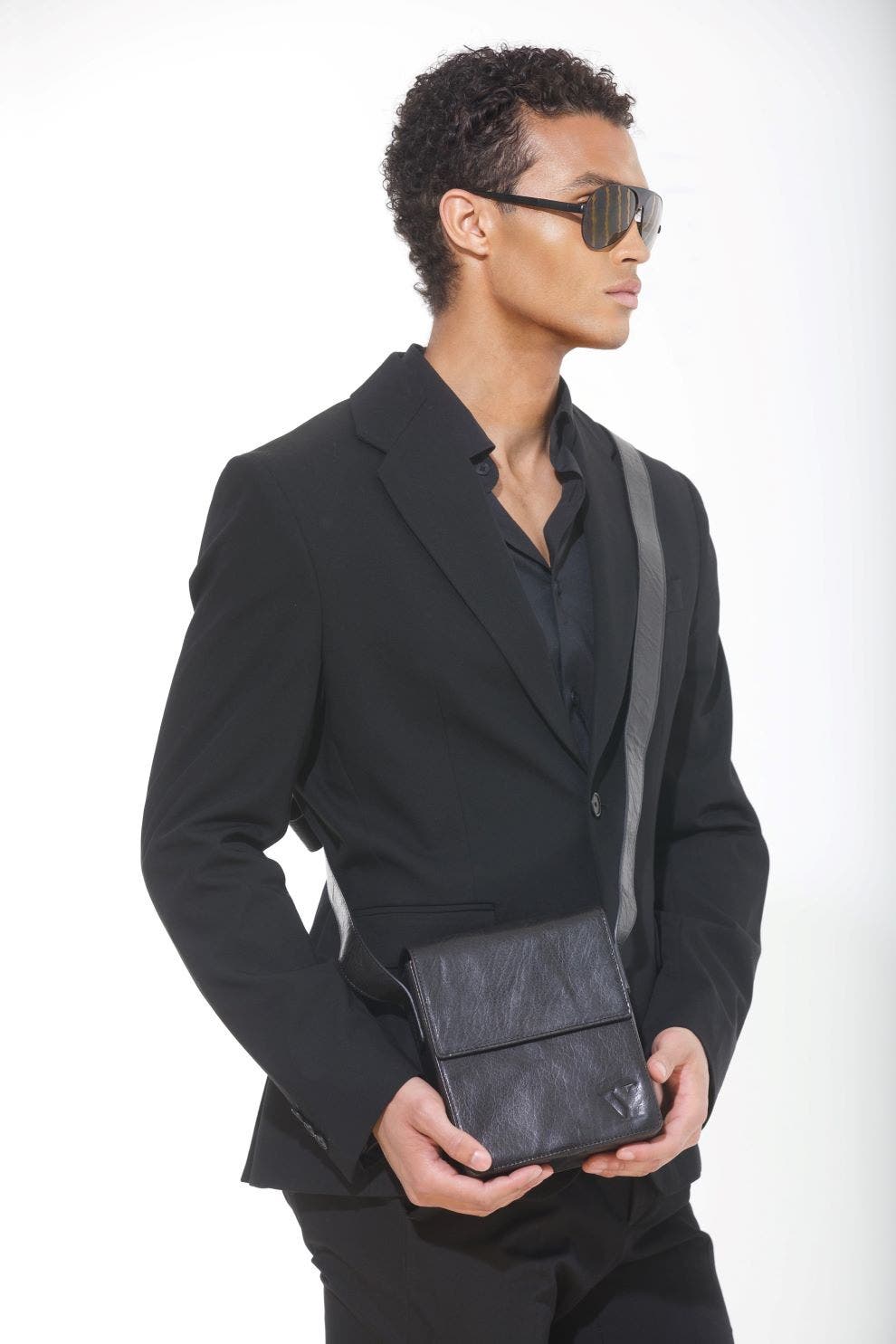 VULIWEAR Beba Crossbody, Alternate, color, Black