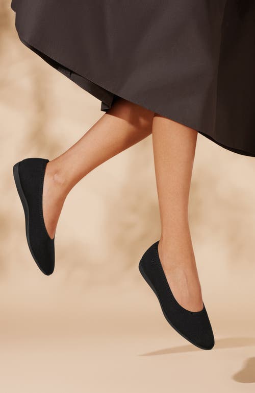 Vivaia Lightweight Almond-toe Flats