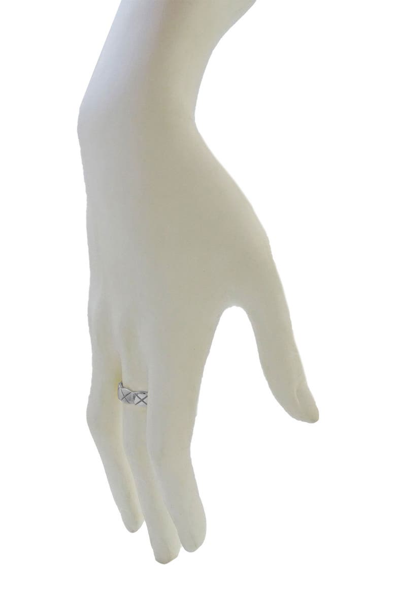 SAVVY CIE JEWELS Sterling Silver Wavy Band Ring, Alternate, color, 