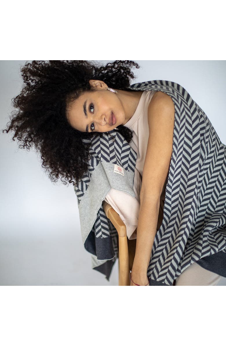 Pink Lemonade Zima Organic Cotton Throw Blanket, Alternate, color, Dark Grey