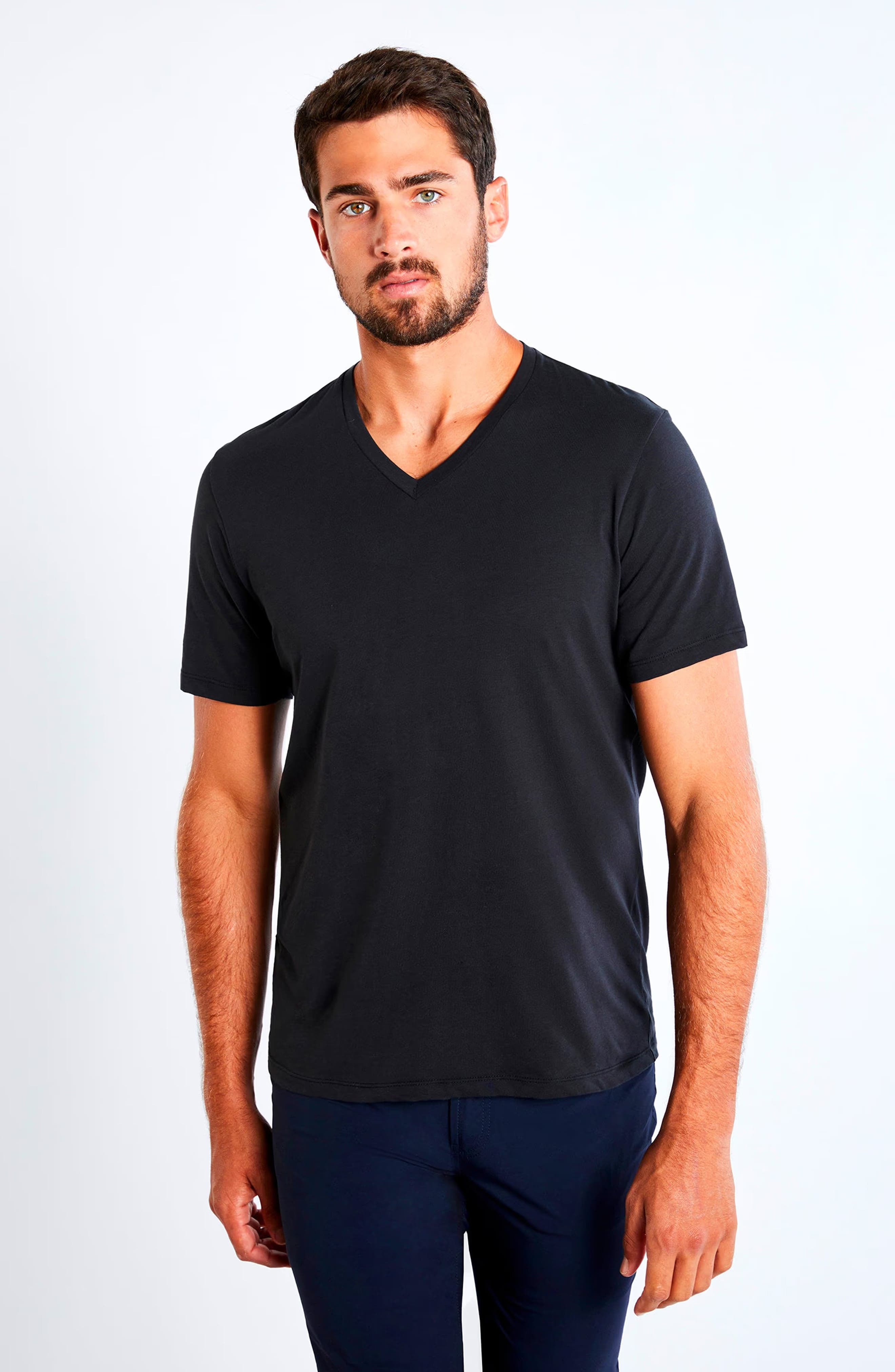 Anatomie Vince V-Neck T-Shirt in Black 