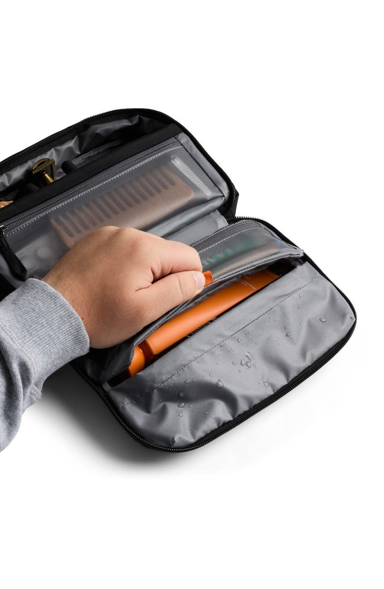 Bellroy Hanging Water Resistant Toiletry Kit, Alternate, color, Black