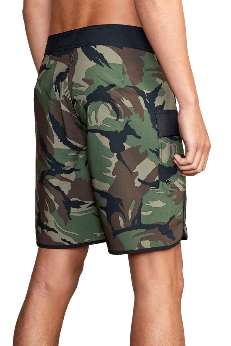 'Eastern' Scalloped Hem Board Shorts, Alternate, color, GREEN CAMO