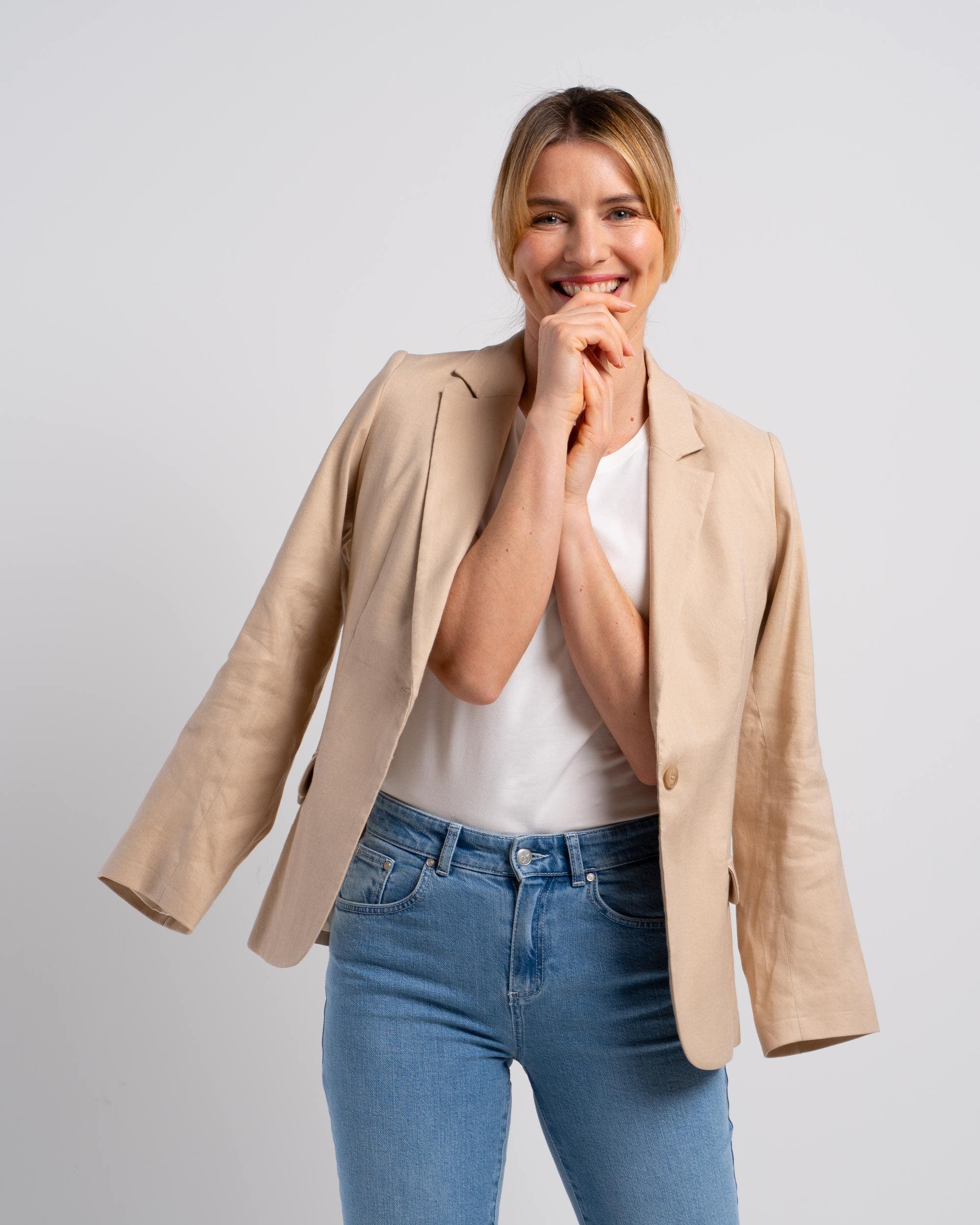 Iona Linen Blazer - image 4