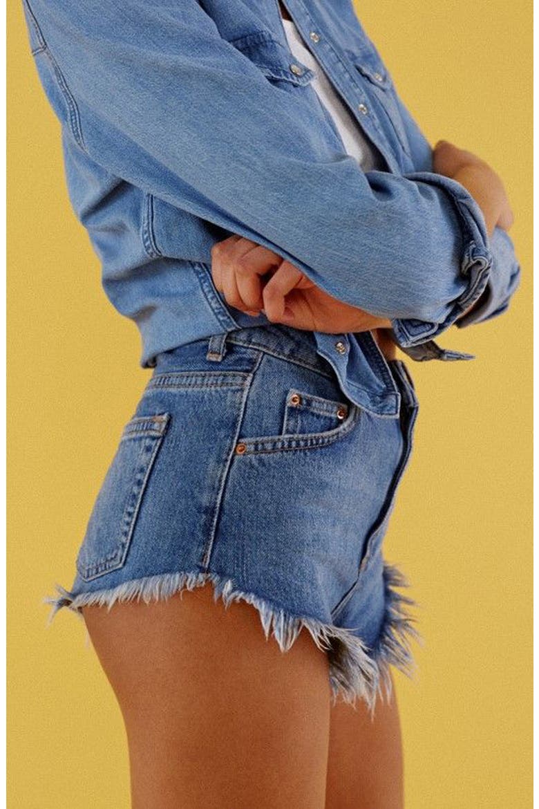 Kiri Fray Hem Shorts, Alternate, color, MID DENIM