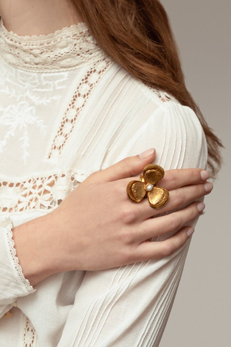 Flower Ring, Alternate, color, WHITE