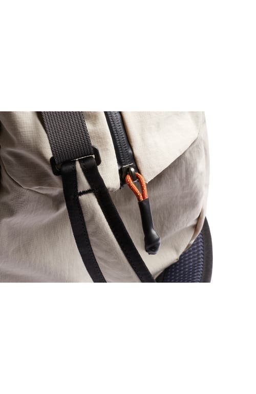 Bellroy Lite Duffle In Gray