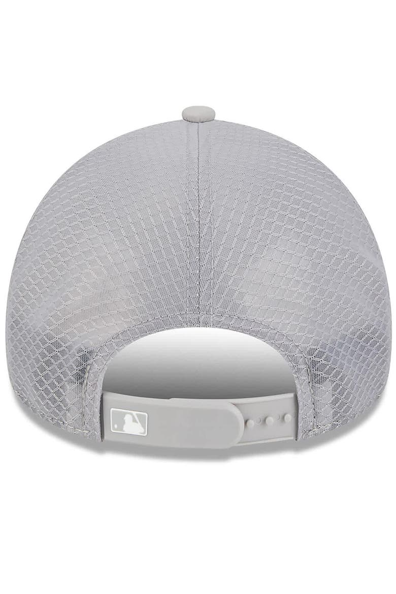 Men's New Era Gray New York Yankees 2026 Batting Practice Apex 9FORTY Adjustable Trucker Hat, Alternate, color, Gray