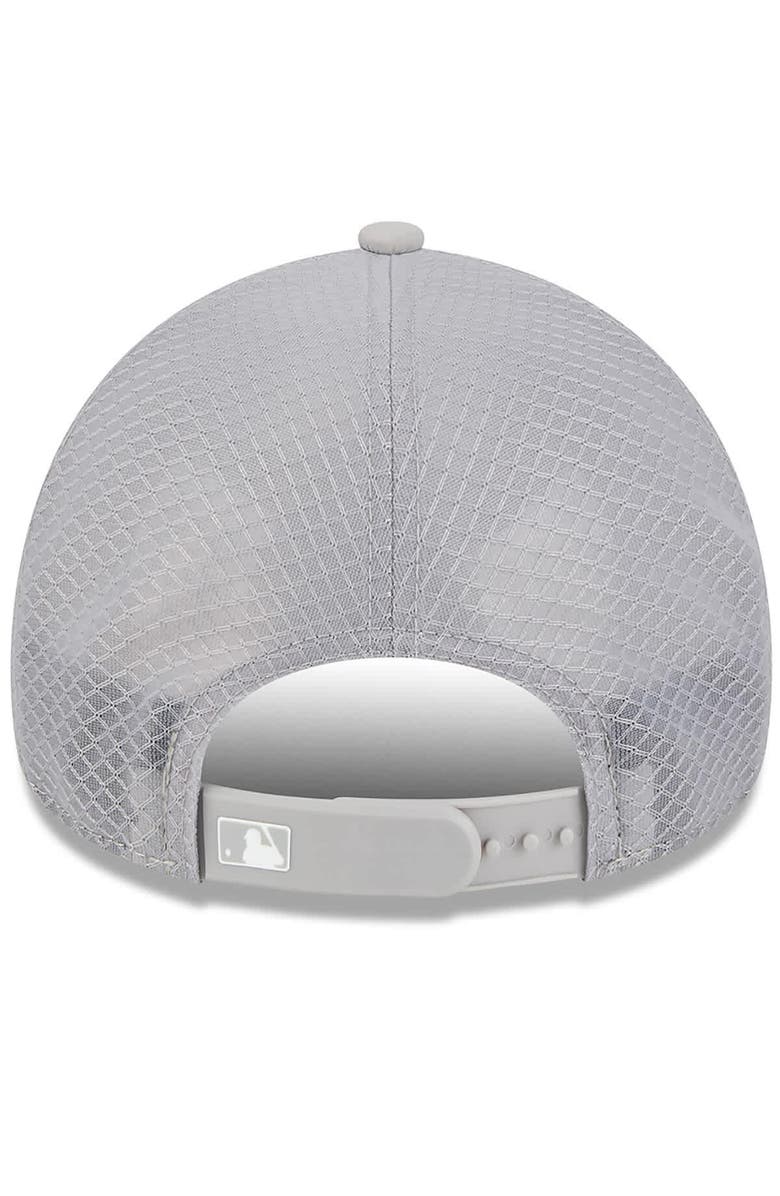 New Era Men's New Era Gray New York Yankees 2026 Batting Practice Apex 9FORTY Adjustable Trucker Hat, Alternate, color, Gray