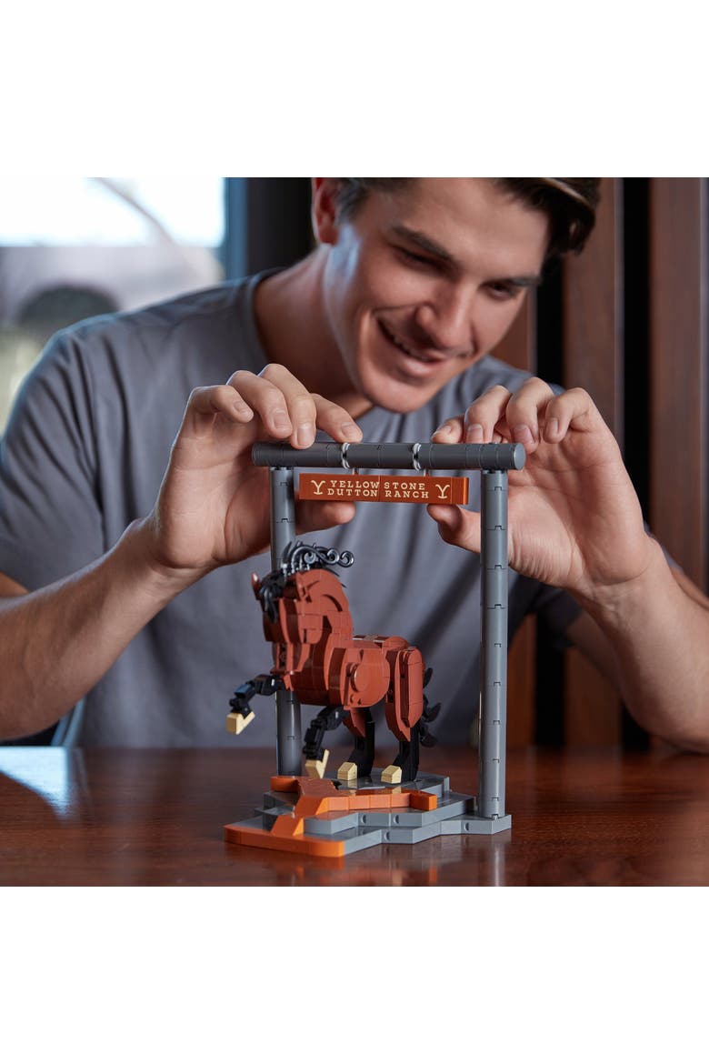 Yellowstone Stallion Horse Building Set, Alternate, color, Yellow