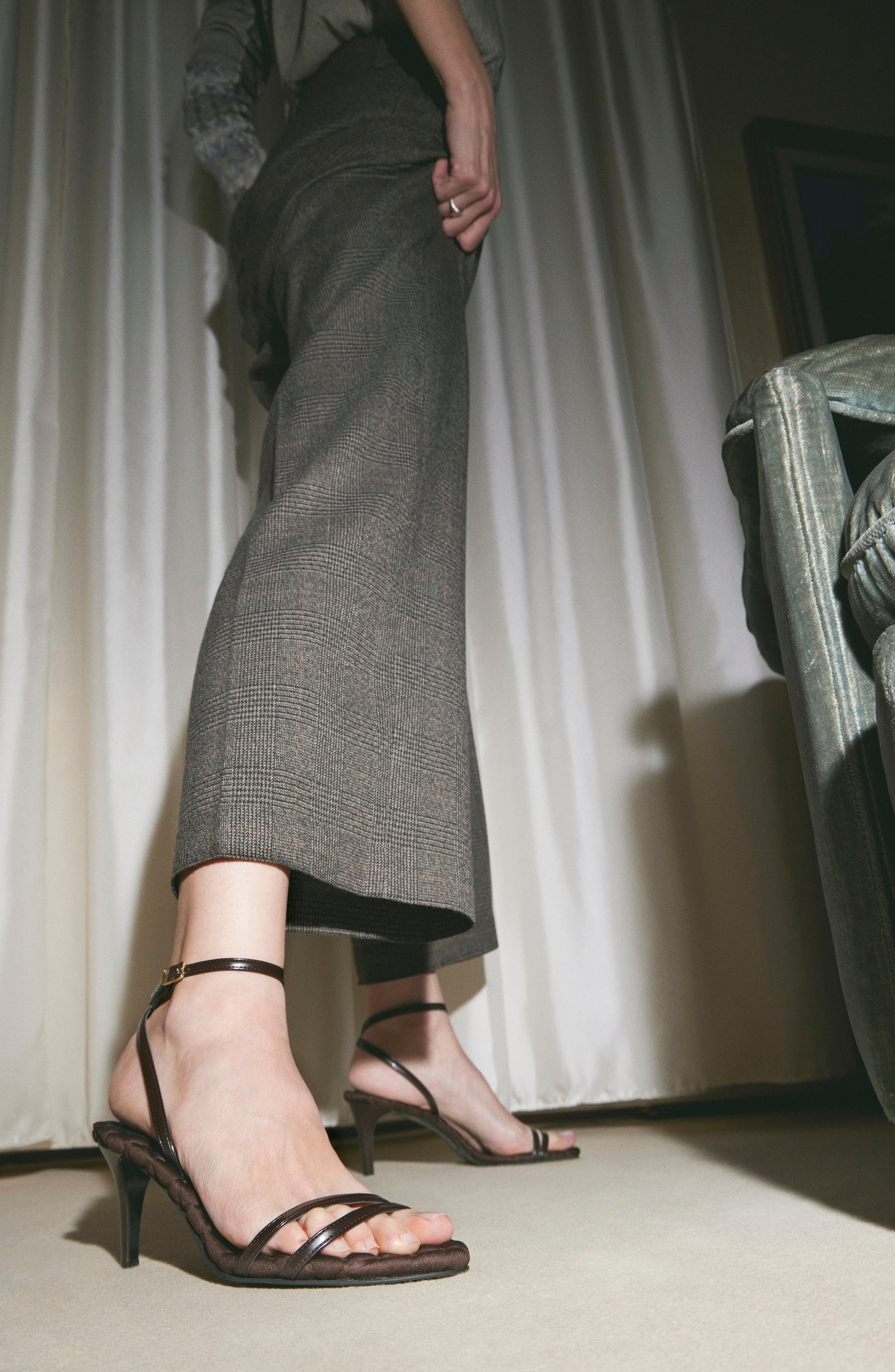 Aera Laura vegan brushed leather effect, Alternate, color, Chocolate