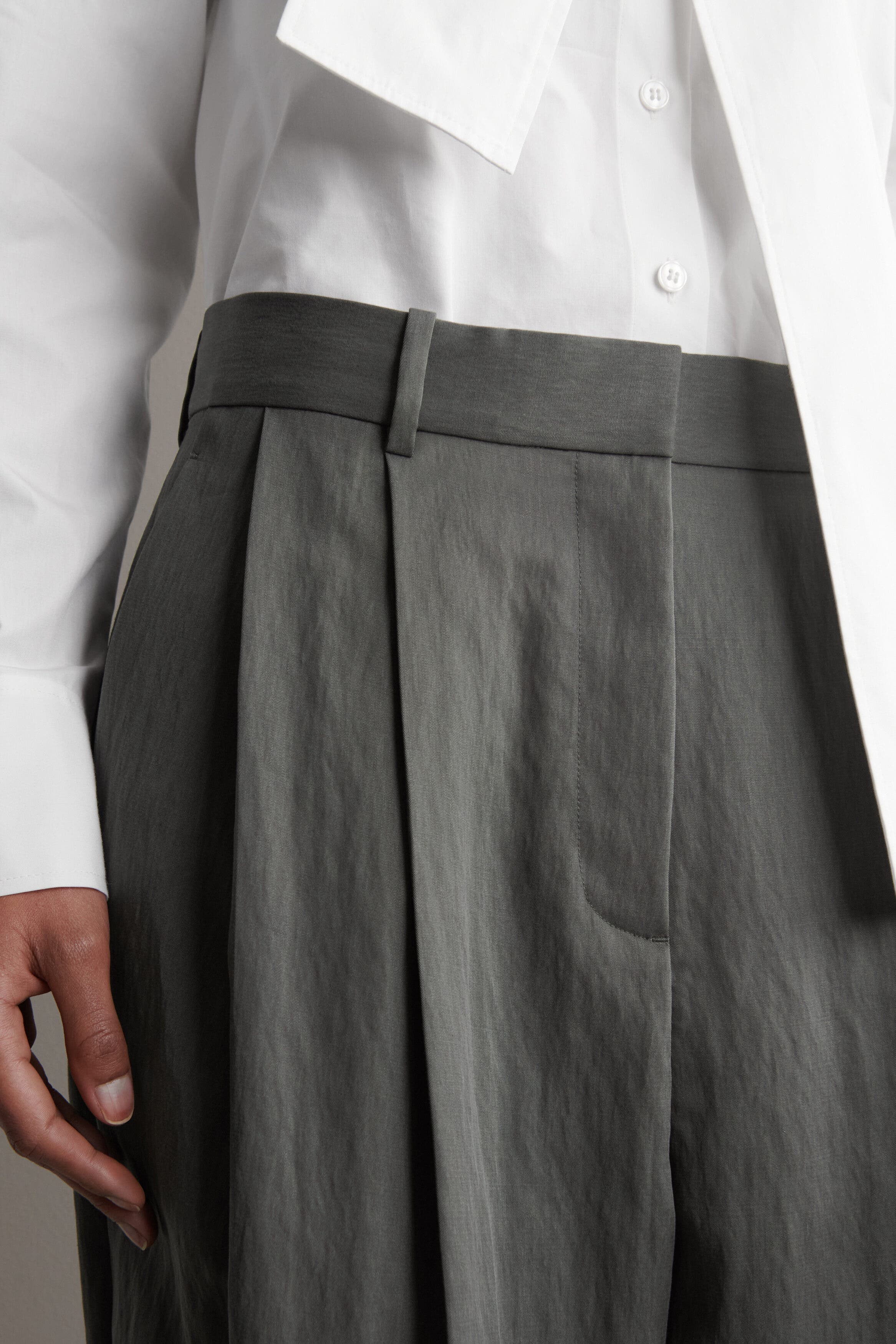 Relaxed Fluid Wide-Leg Pants - image 4