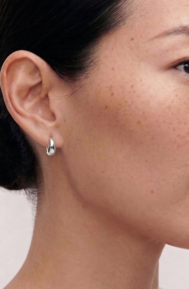 YOJ Mini Pebble Hoop Earrings in Silver, Alternate, color, Silver