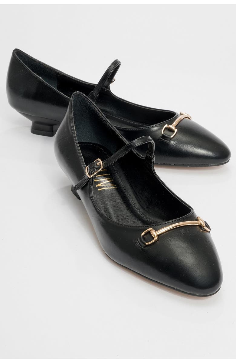 Prologue Shoes Ojen Low Heel Shoe, Main, color, Black