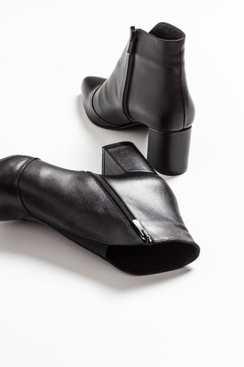 Forever & Always Shoes Finda Leather Block Heel Boot In Black