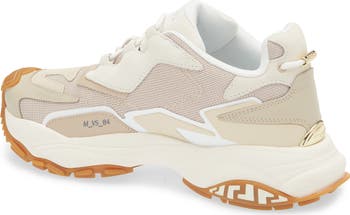 Low Top Sneaker